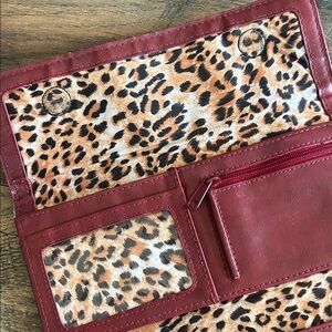 Large Continental Kenneth Cole Reaction Burgundy Leather Trifold Magnetic Clutch